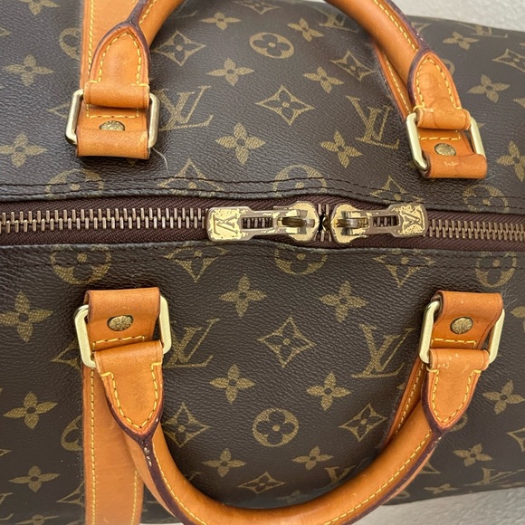 LOUIS VUITTON Monogram Keepal 50 - Picture 9 of 16